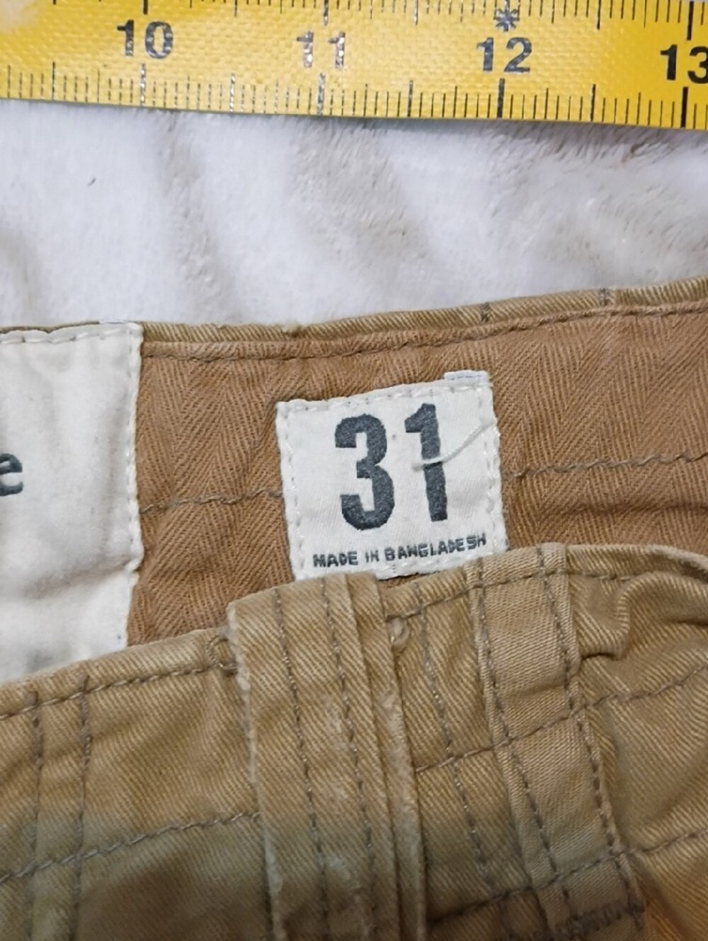 Abercrombie & Fitch Men's Khaki Cargo Shorts - Picture 3 of 7